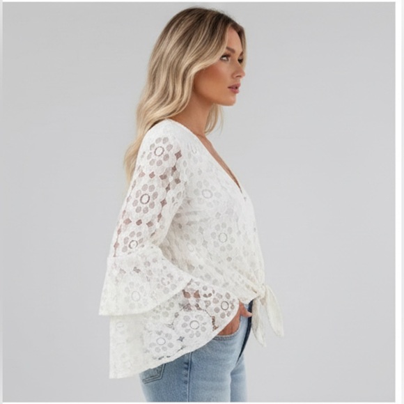 Boho Flowered White Lace Blouse - Picture 4 of 8